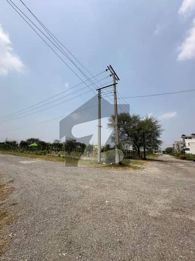 5 Marla level and Near to Double Road Plot For sale