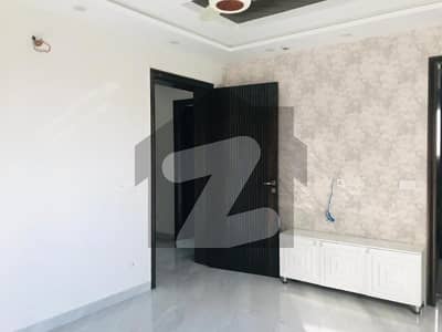 10 Marla House In DHA Defence Of Lahore Is Available For Sale
