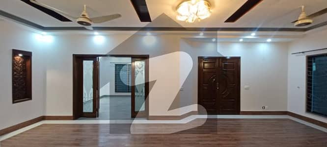 ڈی ایچ اے فیز 5 ڈیفنس (ڈی ایچ اے),لاہور میں 4 کمروں کا 10 مرلہ مکان 5.35 کروڑ میں برائے فروخت۔