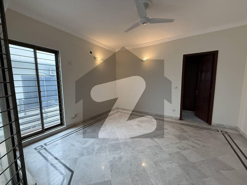 ایف ۔ 8 اسلام آباد میں 7 کمروں کا 1 کنال مکان 28.0 کروڑ میں برائے فروخت۔ ایف ۔ 8 اسلام آباد میں 7 کمروں کا 1 کنال مکان 28.0 کروڑ میں برائے فروخت۔