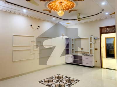 EIGHT MARLA LAVISH HOUSE WITH FIVE BEDS AVAILABLE NEAR PARK MOSQUE AND MARKET IN PHASE 2 BAHRIA ORCHARD LAHORE