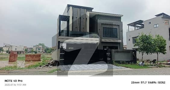 10 Marla Brand New Modern House For Sale