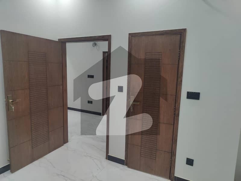 100 Yards Sightly Used Villa 100 Yards Sightly Used Villa