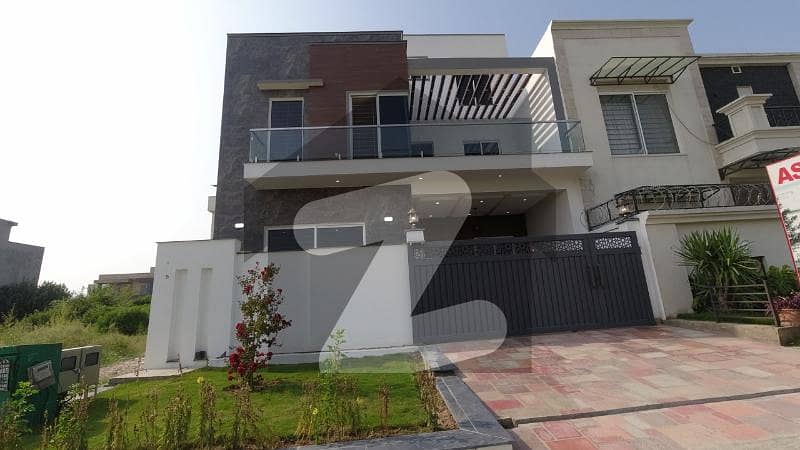 Facing Park 8 Marla House Available For Sale In D-12