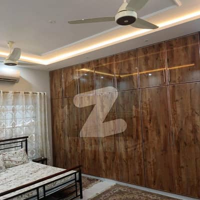 وینس ہاؤسنگ سکیم لاہور میں 7 مرلہ مکان 2.4 کروڑ میں برائے فروخت۔