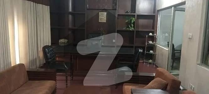 مین بلیوارڈ گلبرگ گلبرگ,لاہور میں 3 کمروں کا 12 مرلہ دفتر 2.5 لاکھ میں کرایہ پر دستیاب ہے۔