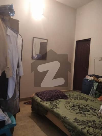 گلستانِِ جوہر ۔ بلاک 13 گلستانِ جوہر,کراچی میں 2 کمروں کا 2 مرلہ زیریں پورشن 25.0 ہزار میں کرایہ پر دستیاب ہے۔