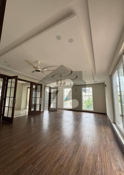 ایف ۔ 10 اسلام آباد میں 3 کمروں کا 1 کنال بالائی پورشن 3.0 لاکھ میں کرایہ پر دستیاب ہے۔