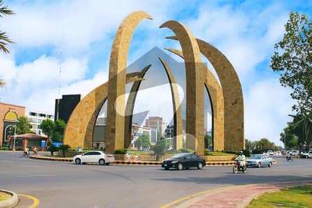 8 Marla Corner Commercail Plot On Main Canal Road Only Single Option Available in Very Reasonable Price In Bahria Town Lahore