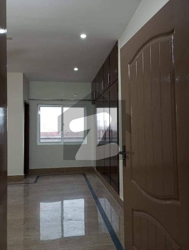 10MARLA UPPER PORTION FOR RENT NAWAB TOWN
