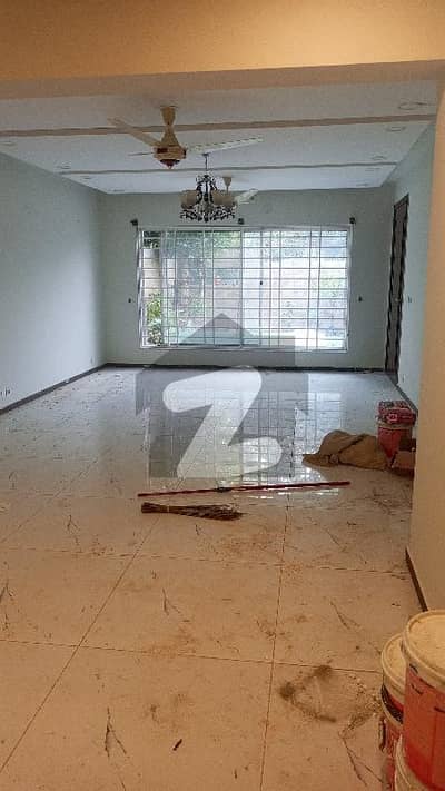 F11 10 Marla House 4 Bedroom 5 Bath New Tile Flooring 2 Kitchen 2car Parking