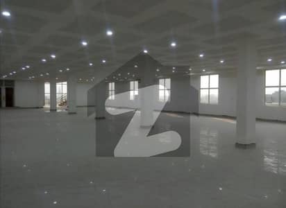 آئی جے پی روڈ راولپنڈی میں 6 کمروں کا 9 مرلہ دفتر 1.6 لاکھ میں کرایہ پر دستیاب ہے۔