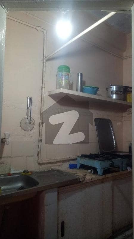 450 1 Bed Common (Urgent Sale)