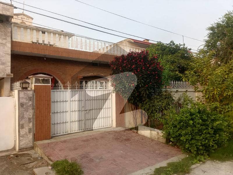 Family House in Officers Colony Family House in Officers Colony