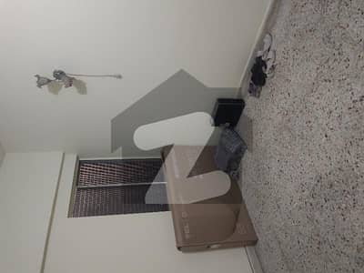 2 Bed N Lounge, 4th Top Floor Flat No Lift