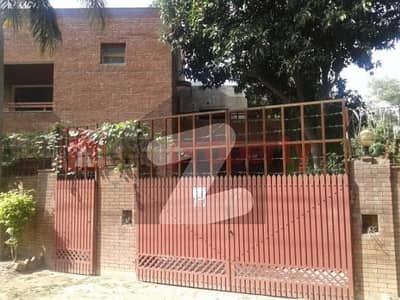 2 Kanal House Available In Garden Town - Baber Block For Sale