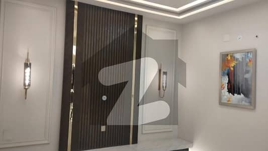 گرین ویلی سمندری روڈ,فیصل آباد میں 5 مرلہ مکان 2.5 کروڑ میں برائے فروخت۔