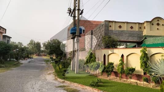 چنار باغ لاہور میں 4 کمروں کا 1 کنال مکان 3.7 کروڑ میں برائے فروخت۔