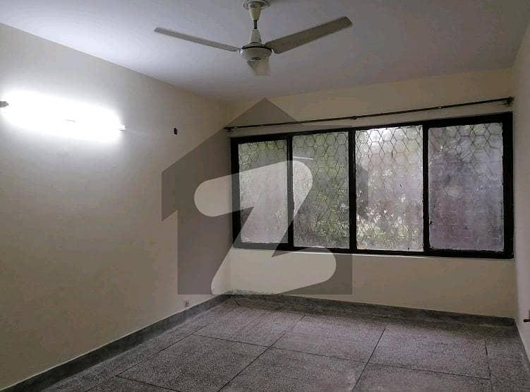 A Spacious 10 Marla Flat In Askari 5 A Spacious 10 Marla Flat In Askari 5