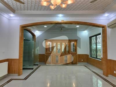 Beautiful House upper portion size 1kanal Available for Rent in G11