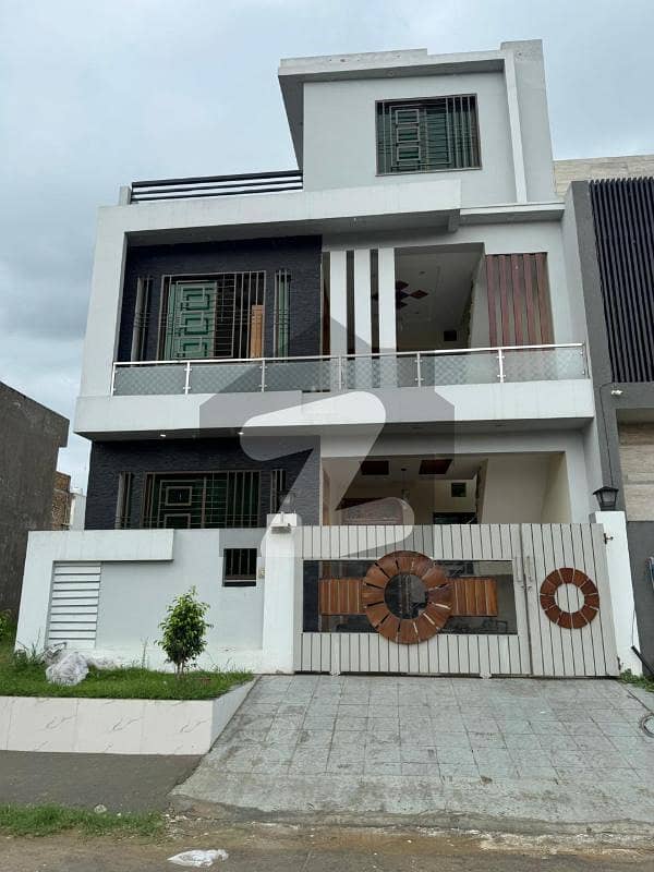 Beautiful House for sale 5 Marla