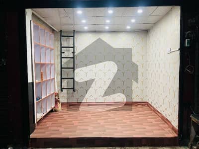 میکلوڈ روڈ لاہور میں 0 مرلہ دکان 1.6 کروڑ میں برائے فروخت۔