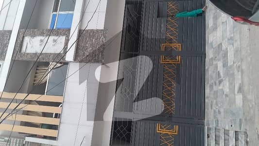 حیات آباد فیز 7 - ای5 حیات آباد فیز 7,حیات آباد,پشاور میں 5 کمروں کا 5 مرلہ زیریں پورشن 80.0 ہزار میں کرایہ پر دستیاب ہے۔