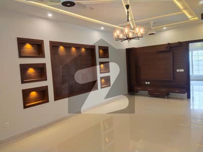 10 Marla House Available For Rent N Bahria Town Phase 4