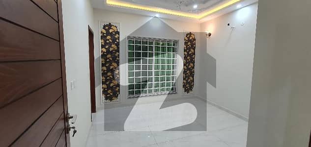5 MARLA SPECIOUS HOUSE FOR SALE | OWNER BUILT | PRIME LOCATION