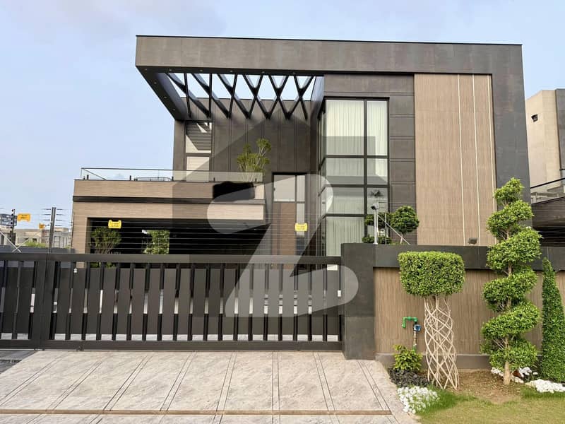 Elite 26 Marla Luxury House With Basement, Pool