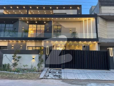 بخ ولاز فیز 2 - مانک بلاک بوچ ایگزیکٹو ولاز - فیز 2,بش ایگزیکٹو ولاز,ملتان میں 5 کمروں کا 10 مرلہ مکان 3.8 کروڑ میں برائے فروخت۔