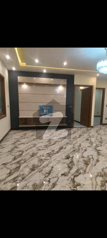 Independent 400 sq yd available for rent