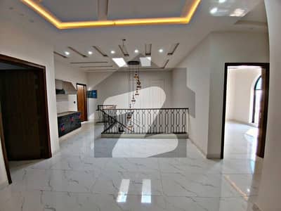 INDEPENDENT BANGLOW DOUBLE STORY FOR OFFICE WORK PRIME LOCATION AT BLOCK 3 GULSHAN