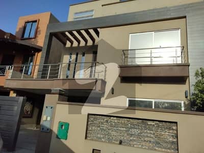 Vip 10 Marla Luxury Non Furnished House For Rent Available In Bahria Town Lahore