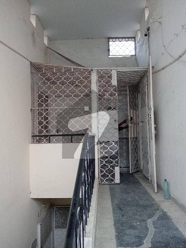 گلشنِ اقبال - بلاک 4 گلشنِ اقبال,گلشنِ اقبال ٹاؤن,کراچی میں 3 کمروں کا 6 مرلہ فلیٹ 1.3 کروڑ میں برائے فروخت۔ گلشنِ اقبال - بلاک 4 گلشنِ اقبال,گلشنِ اقبال ٹاؤن,کراچی میں 3 کمروں کا 6 مرلہ فلیٹ 1.3 کروڑ میں برائے فروخت۔