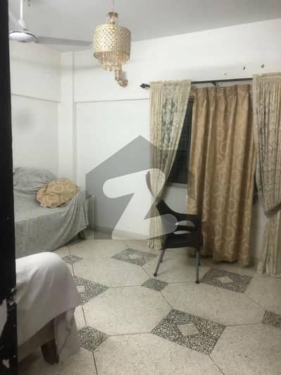 گلستانِِ جوہر ۔ بلاک 17 گلستانِ جوہر,کراچی میں 4 کمروں کا 6 مرلہ فلیٹ 1.15 کروڑ میں برائے فروخت۔