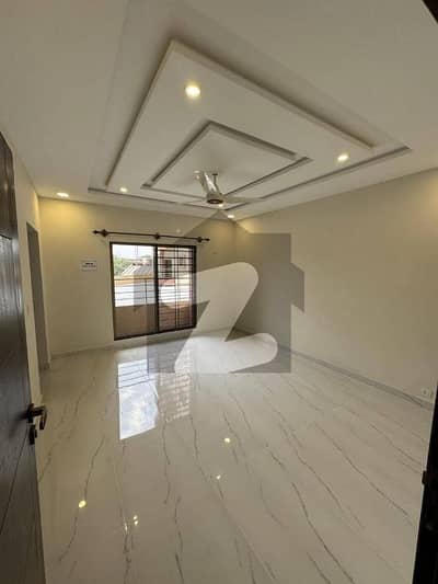 Perfect 2300 Square Feet Flat In Askari 5 - Sector J For sale