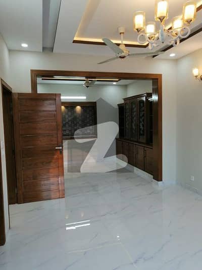 Size 35x70 Upper Portion For Rent In G-13