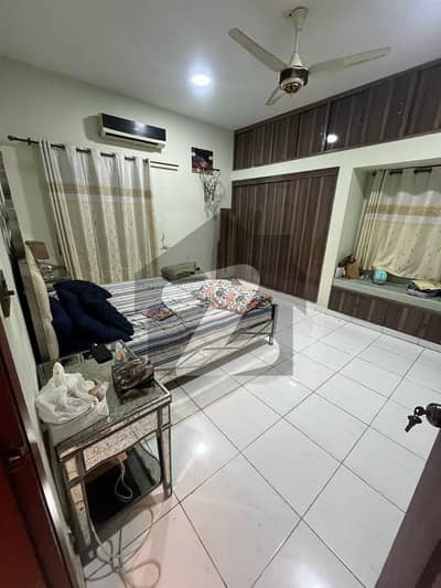 ڈی ایچ اے فیز 4 ڈی ایچ اے ڈیفینس,کراچی میں 5 کمروں کا 12 مرلہ مکان 9.5 کروڑ میں برائے فروخت۔