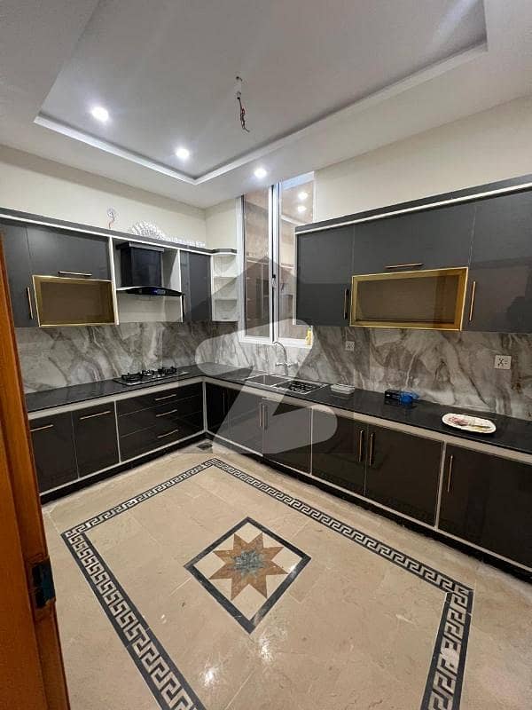 12 Marla House In Bani Gala For Rent