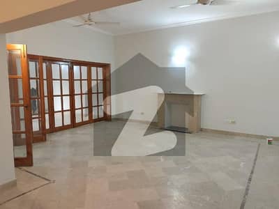 10 MARLA FULL HOUSE IN DHA PHASE 3