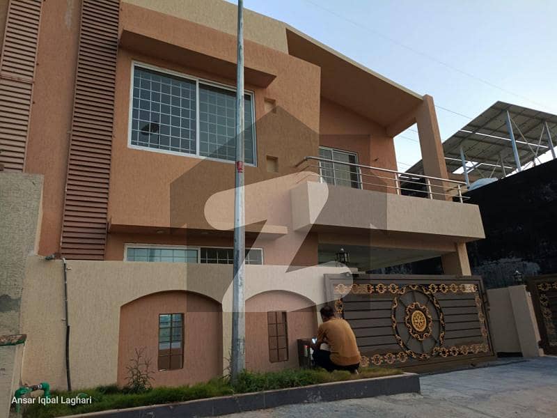 بحریہ ٹاؤن فیز 8 بحریہ ٹاؤن راولپنڈی,راولپنڈی میں 4 کمروں کا 7 مرلہ مکان 2.6 کروڑ میں برائے فروخت۔ بحریہ ٹاؤن فیز 8 بحریہ ٹاؤن راولپنڈی,راولپنڈی میں 4 کمروں کا 7 مرلہ مکان 2.6 کروڑ میں برائے فروخت۔