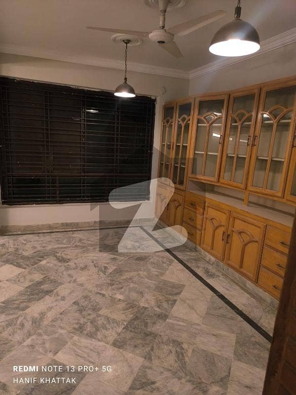 3 Beds Separate Gat Upper Portion Available For Rent 3 Beds Separate Gat Upper Portion Available For Rent