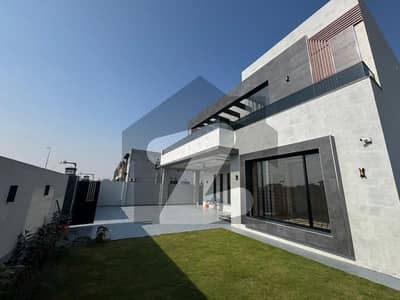 1 Kanal Beautiful Bungalow Available For Rent On Very Low Price And Beat Location