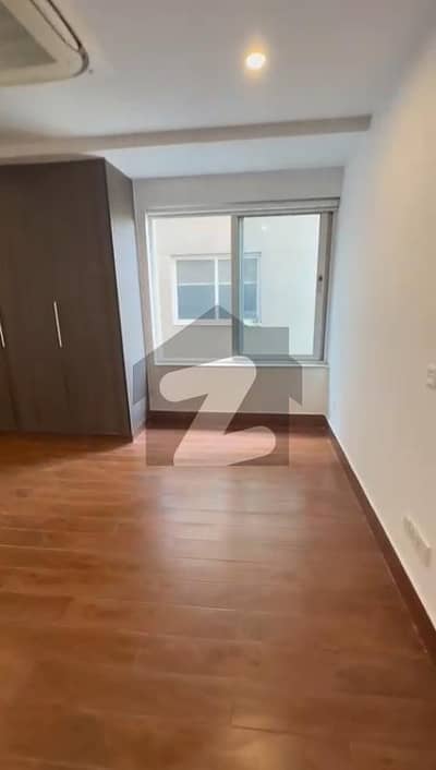 3 BEDROOM APARTMENT FOR RENT IN HYDE PARK GULBERG 3 LAHORE