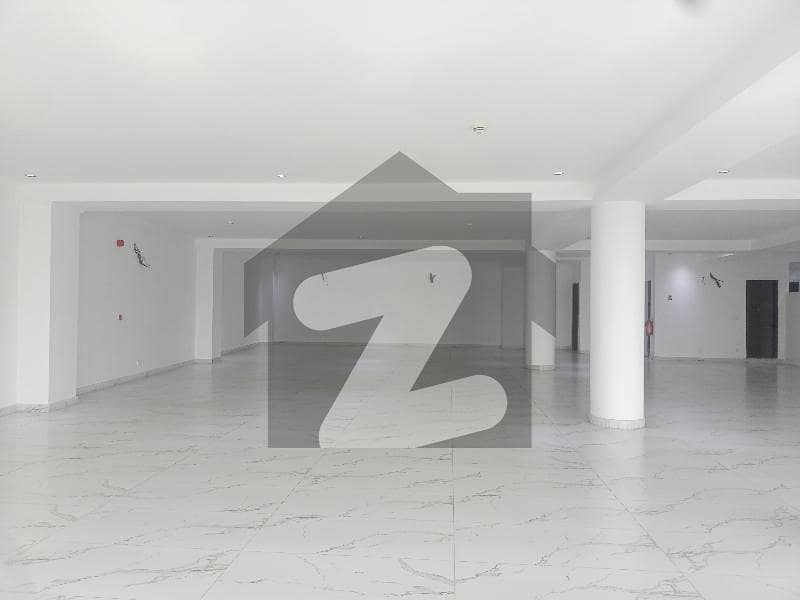 16 MARLA COMMERCIAL FLOOR WITH LIFT AVAILABLE 16 MARLA COMMERCIAL FLOOR WITH LIFT AVAILABLE