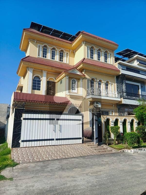 10 Marla house available for sale.
