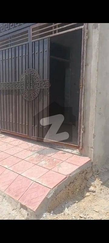 غوری ٹاؤن فیز 7 غوری ٹاؤن,اسلام آباد میں 4 کمروں کا 6 مرلہ مکان 65.0 لاکھ میں برائے فروخت۔