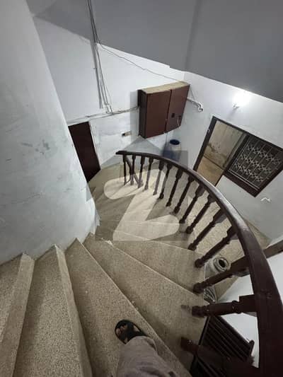 نارتھ ناظم آباد ۔ بلاک آر نارتھ ناظم آباد,کراچی میں 7 کمروں کا 1 کنال مکان 8.0 کروڑ میں برائے فروخت۔