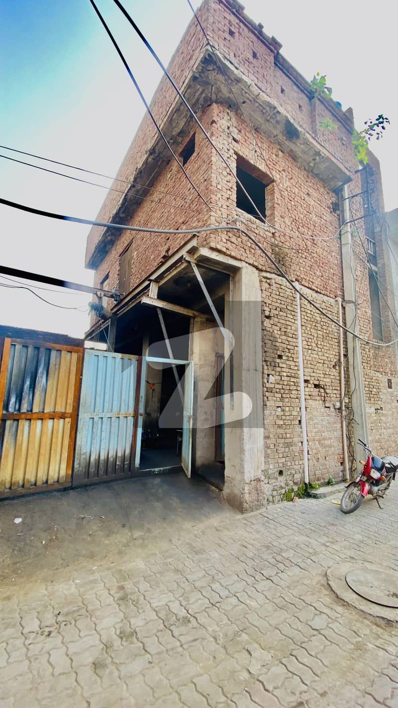 مراد پور سیالکوٹ میں 5 مرلہ عمارت 1.5 کروڑ میں برائے فروخت۔ مراد پور سیالکوٹ میں 5 مرلہ عمارت 1.5 کروڑ میں برائے فروخت۔